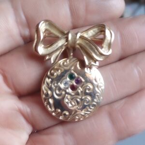 Avon Vintage "D.E.A.R." Gold Brooch with Gem Accents